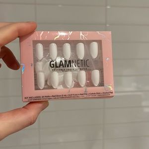 Glamnetic reusable press on nails - Angel Colour